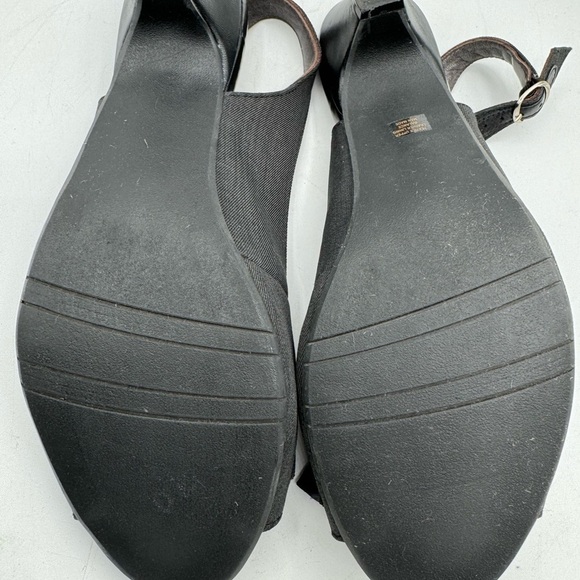 YOU by Crocs open toe sling back low heel w/ ruffled Sz *8.5 - 9 good condition - Picture 7 of 9